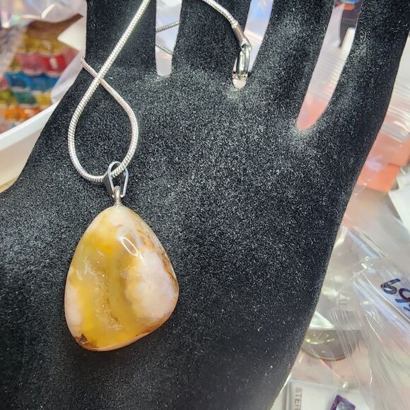 Flower Agate Dainty Necklace chain is 925 sterling silver - Picture 3 of 6